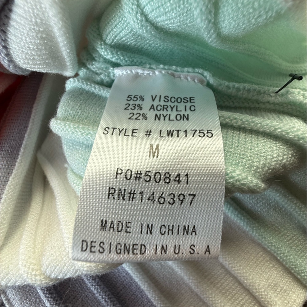 🌸 EB Luxe Los Angeles Pastel Colorblock Knit Top – NWT | Size Medium - Picture 4 of 4